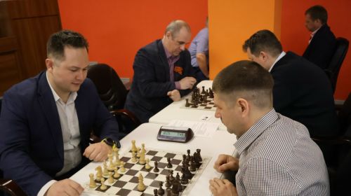 Одержали победу за шахматной доской.